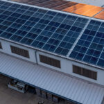 Sistemas de ahorro energético en talleres de la confección con paneles solares